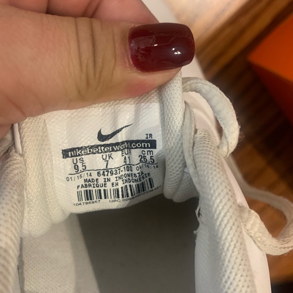 Nike White and red Athletic Shoes - Picture 8 of 9